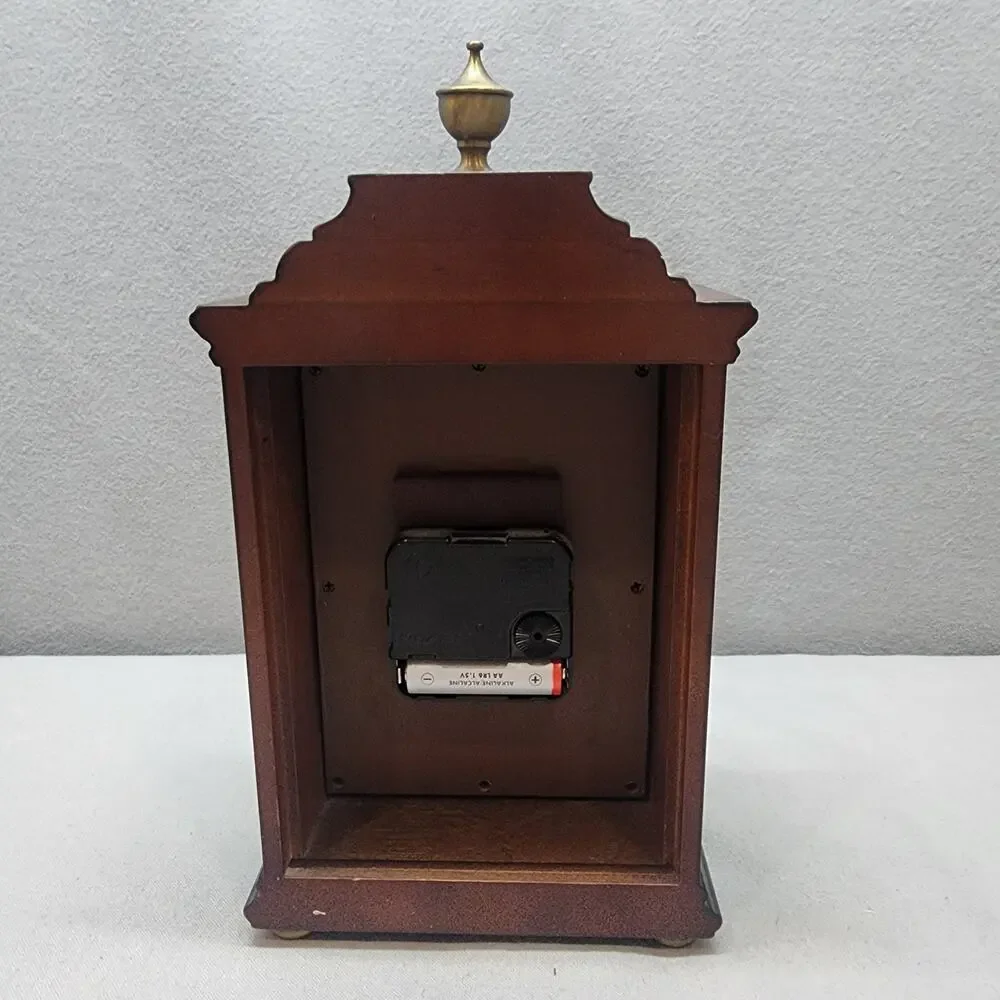 VTG 2001 The Bombay‎ Company Mantle Shelf Clock Quartz Dark Cherry Wood
